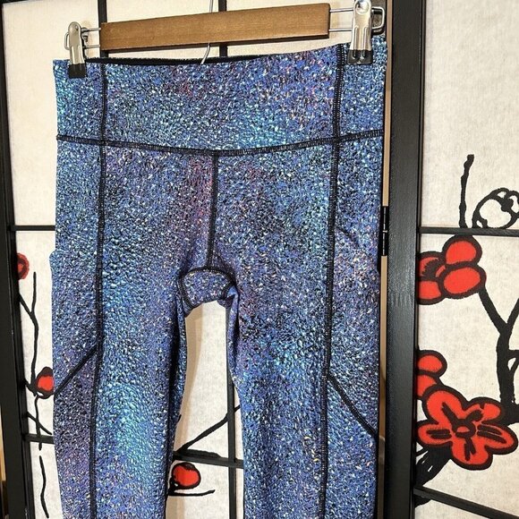 LULULEMON Speed Tight V Strive Multi Mermaid Rainbow GALAXY side pckts Size 4 - Picture 4 of 8